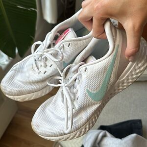 Nike Revolution Sneakers